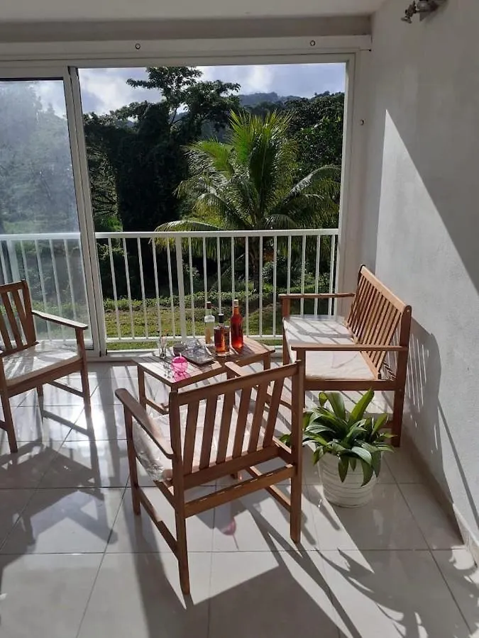 Chez coco appartement AZURE Petit Bourg